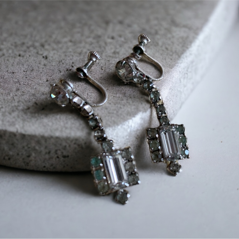 Vintage screw back dangle earrings. Downton Abbey vibe